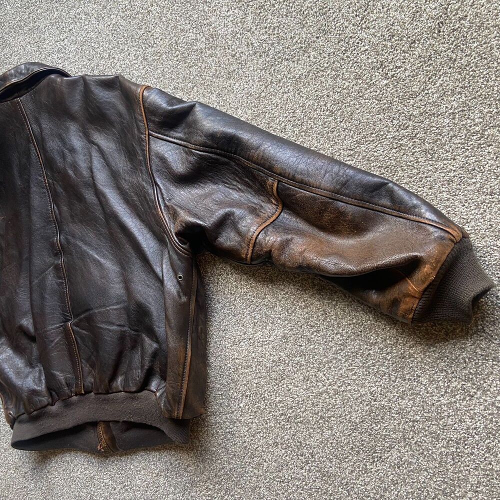 AVIREX TYPE A-2 ARMY AIR VINTAGE DISTRESSED LEATHER JACKET MADE IN THE USA - Picture 7 of 16